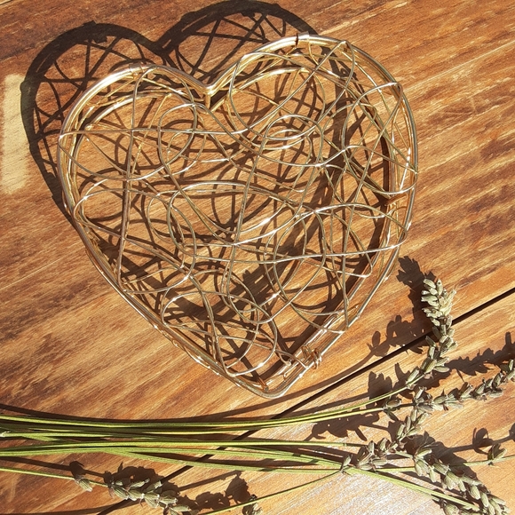 🧡💛Heart shaped gold wire keepsake gift box💛🧡 - Picture 4 of 8